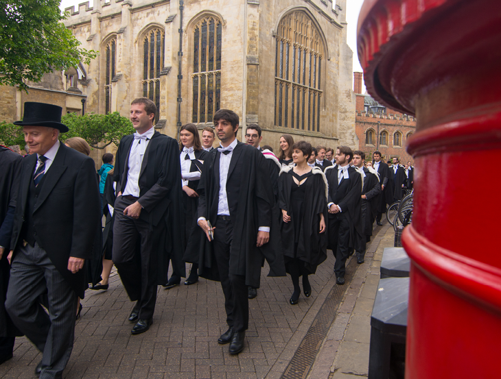 How to choose the right Oxbridge College: A Guide for A-Level Students